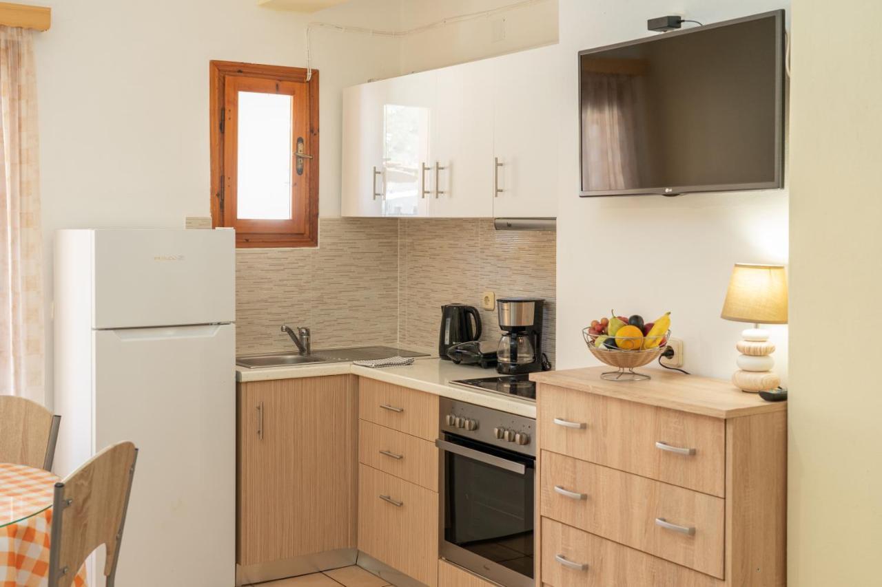 Alexatos Studios & Apartments Agia Efimia Dış mekan fotoğraf
