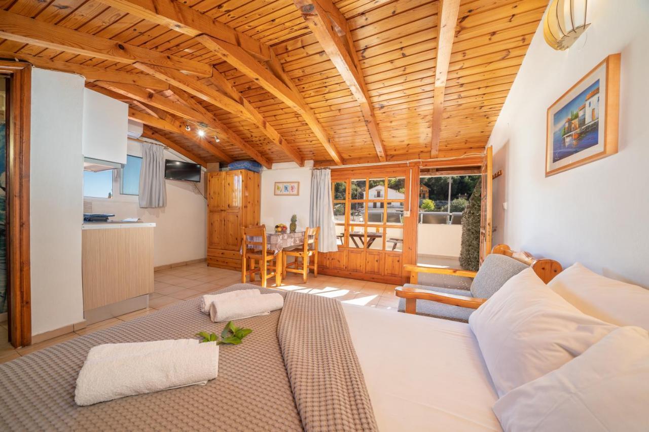 Alexatos Studios & Apartments Agia Efimia Dış mekan fotoğraf