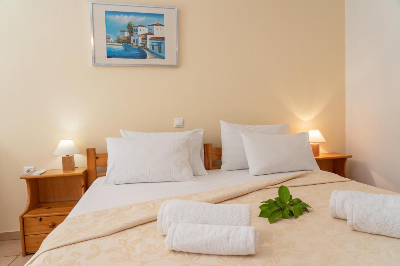 Alexatos Studios & Apartments Agia Efimia Dış mekan fotoğraf