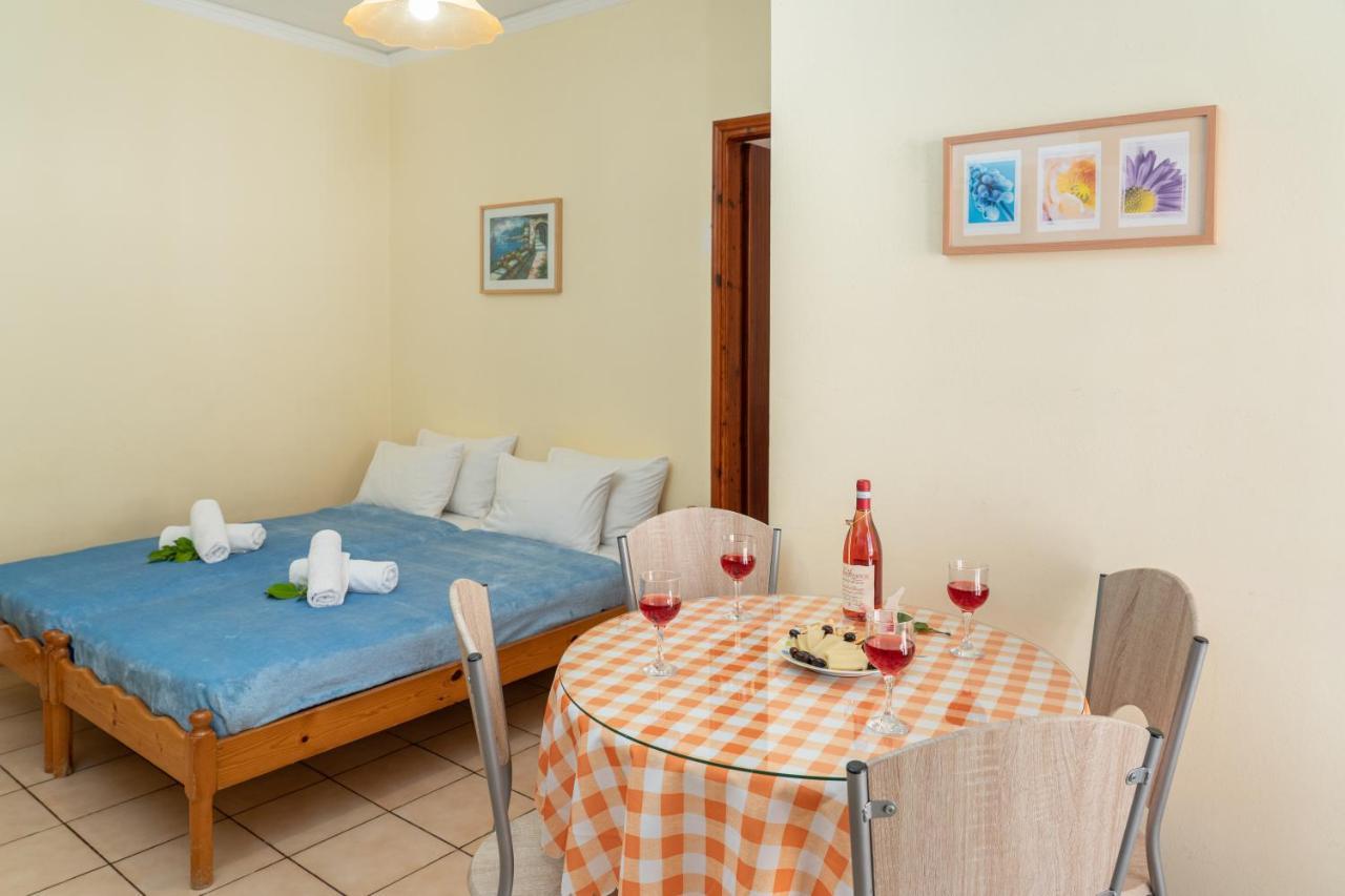 Alexatos Studios & Apartments Agia Efimia Dış mekan fotoğraf