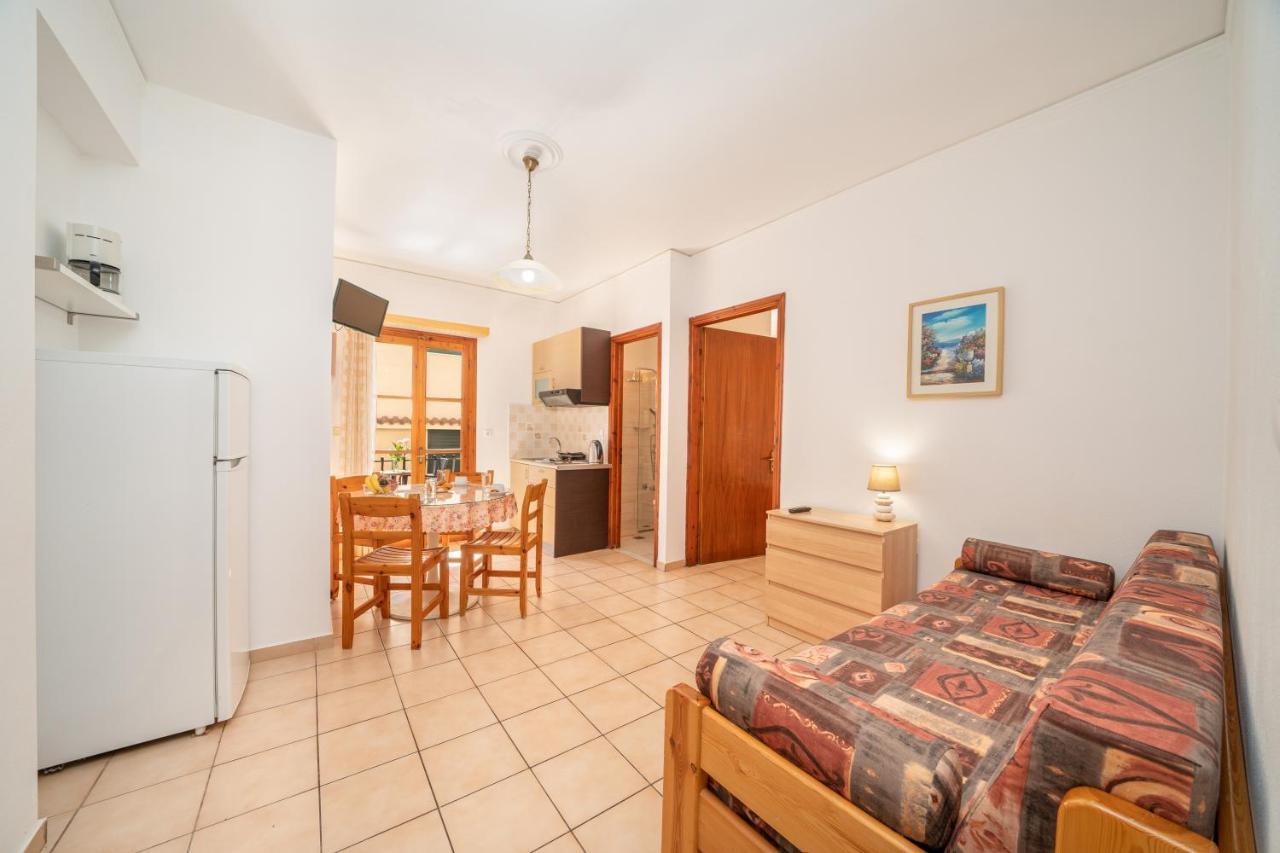 Alexatos Studios & Apartments Agia Efimia Dış mekan fotoğraf