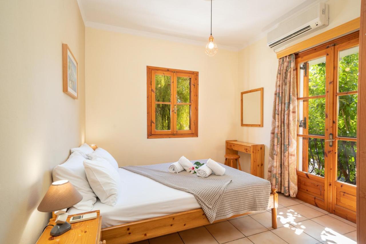 Alexatos Studios & Apartments Agia Efimia Dış mekan fotoğraf