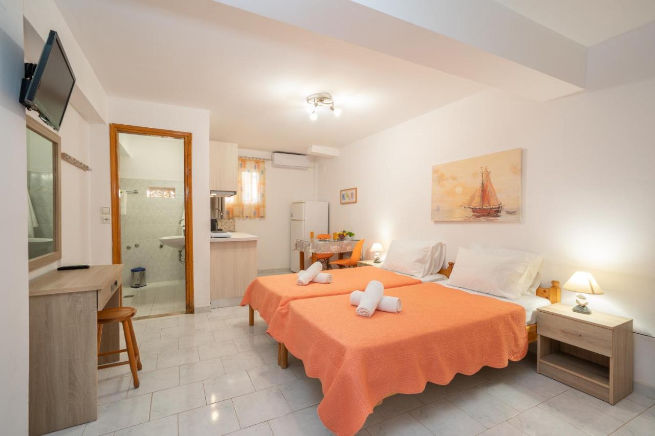 Alexatos Studios & Apartments Agia Efimia Dış mekan fotoğraf
