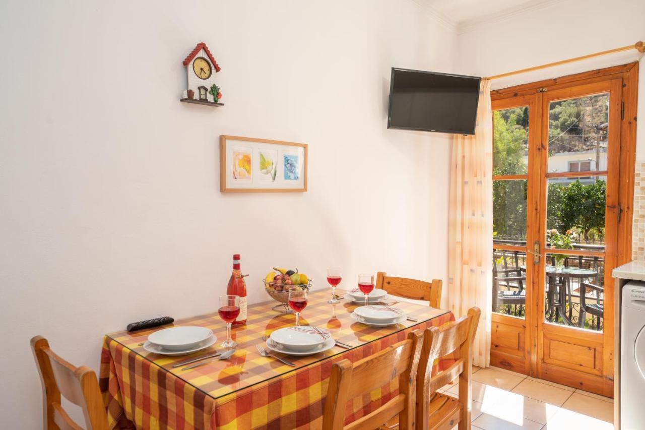 Alexatos Studios & Apartments Agia Efimia Dış mekan fotoğraf