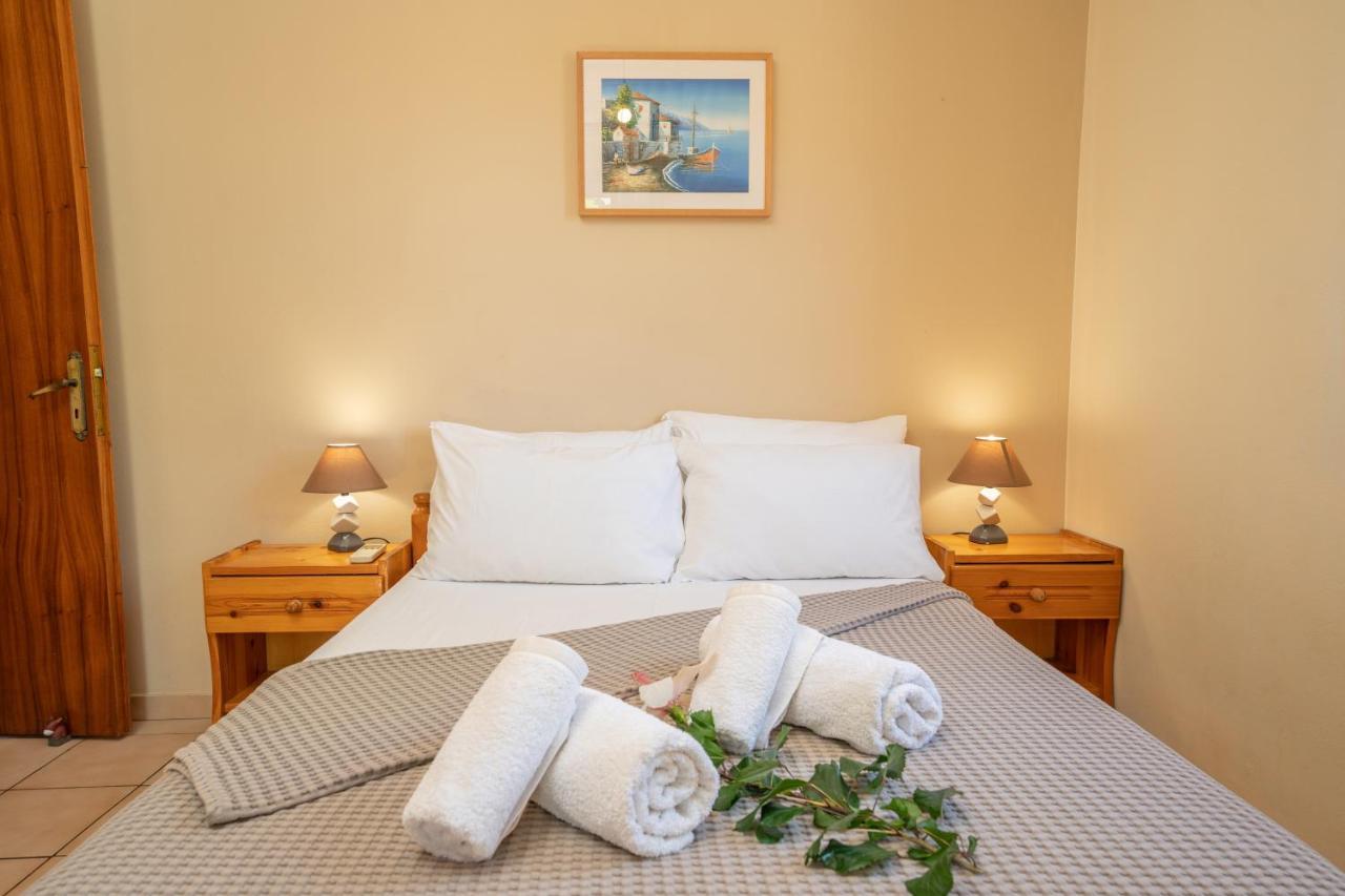 Alexatos Studios & Apartments Agia Efimia Dış mekan fotoğraf