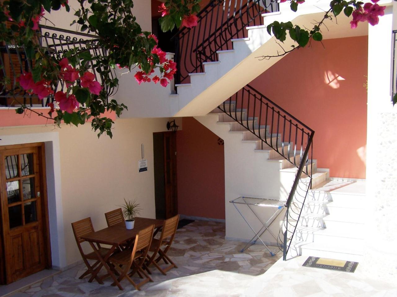 Alexatos Studios & Apartments Agia Efimia Dış mekan fotoğraf